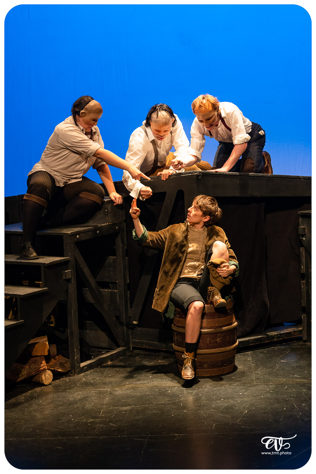 OLIVER TWIST (CIE LA MESNIE H.)